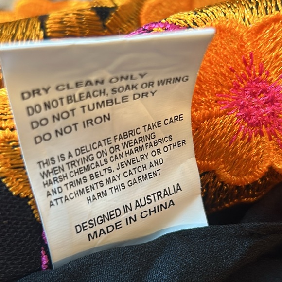 Elliatt Alessandra Long-sleeve Mini Dress Orange Multi Appliqué Size Small NWT - Picture 14 of 14